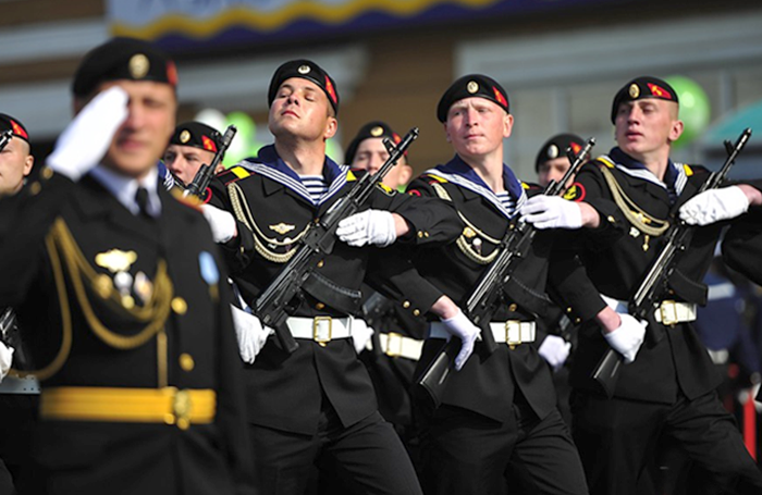 Морские пехотинцы на параде