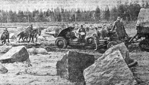 Советская артиллерия движется по дороге наступления. Газета «Известия» №145, 20 июня 1944 года