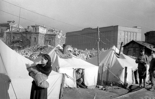 Жилища минчан в первые дни после освобождения города от немецких захватчиков. 1944 год