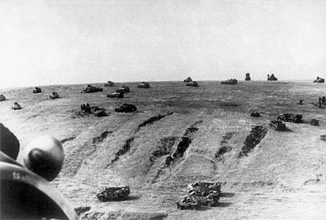 Немецкая моторизованная часть в наступлении, р-н Прохоровки июль, 1943 г.