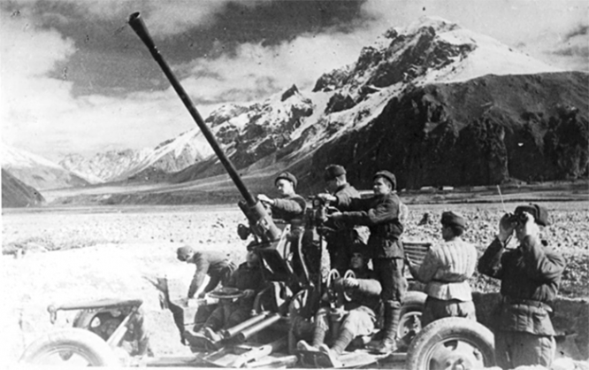 Расчет 37-мм зенитного орудия, Северный Кавказ