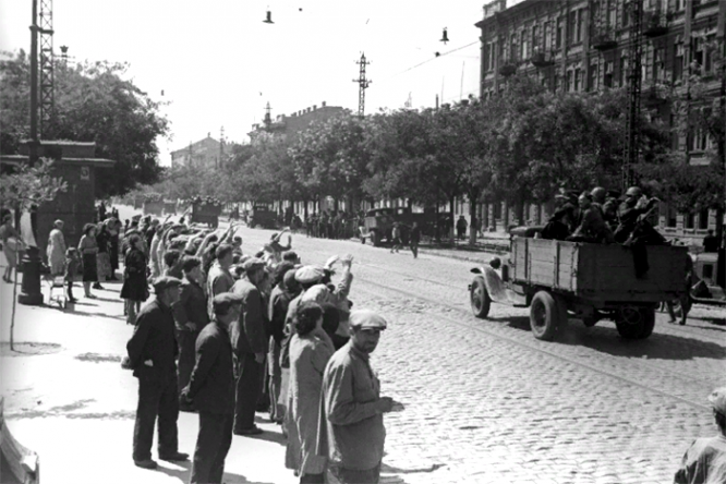 Моряки-черноморцы приехали на помощь родному городу. Август 1941 г. Фото Яков Халип