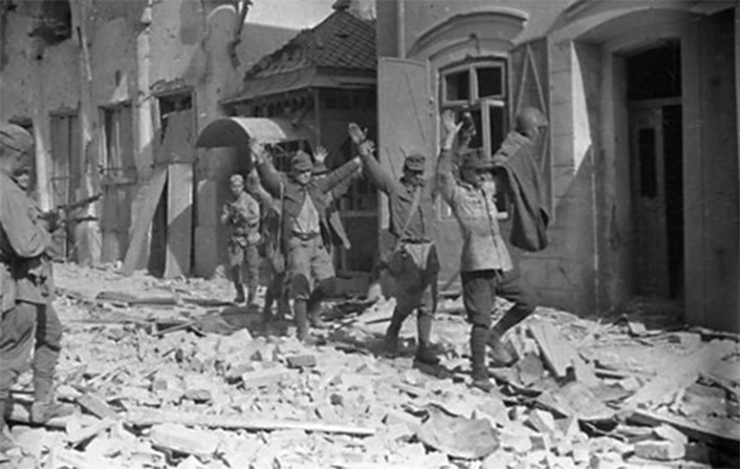 Конец. Румыния, Яссы, 1944 год. Фото Г. Липскерова