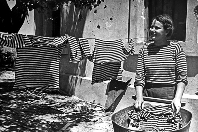 Прачечная, Севастополь, май 1944 г. Фото Евгений Халдей