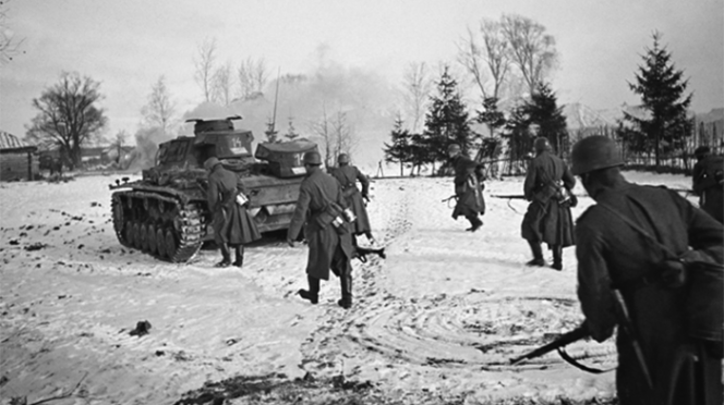 Передовые немецкие части 11-й танковой дивизии под Волоколамском.