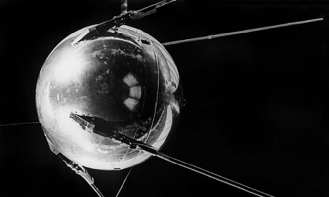 Спутник-1.