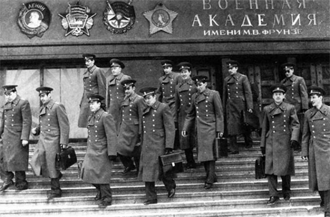 Элита армии – слушатели Военной академии имени М.В. Фрунзе.