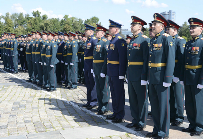 Выпуск слушателей Общевойсковой академии ВС РФ на Поклонной горе.