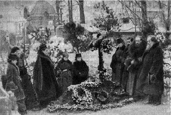 Родные и друзья у могилы Ф.М.Достоевского.