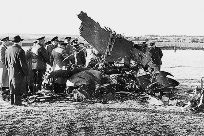 Обломки сбитого над Свердловском американского самолета разведчика U-2.