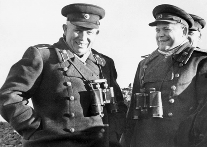 Н. С. Хрущев и В. Ф. Ватутин. 1944 г.