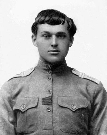 Младший унтер-офицер Константин Рокоссовский в 1917 году.