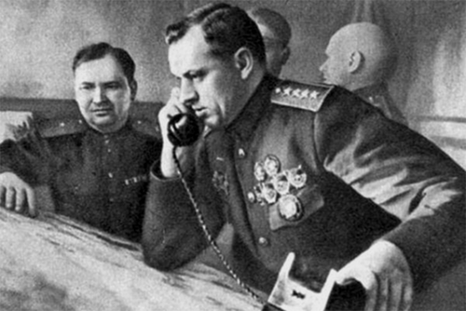 Командующий 2-м Белорусским фронтом Константин Рокоссовский.