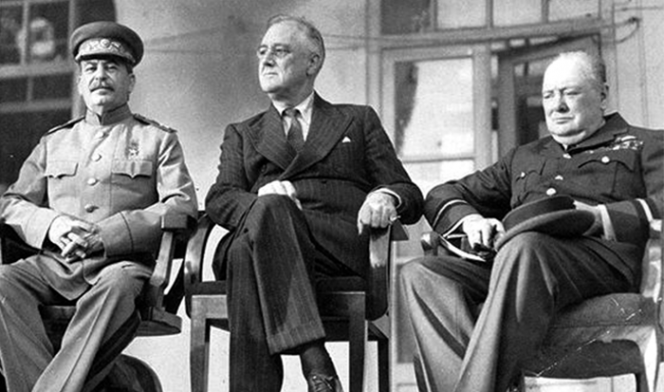 Иосиф Сталин, Франклин Рузвельт и Уинстон Черчилль.