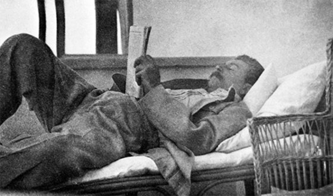 Главным увлечением Сталина было чтение.