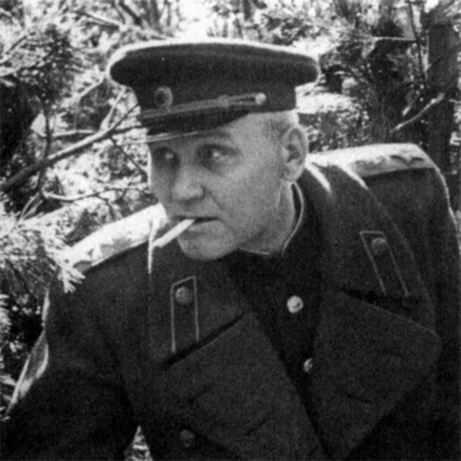 И.С. Конев – командующий 1-м Украинским фронтом – на наблюдательном пункте под Берлином.