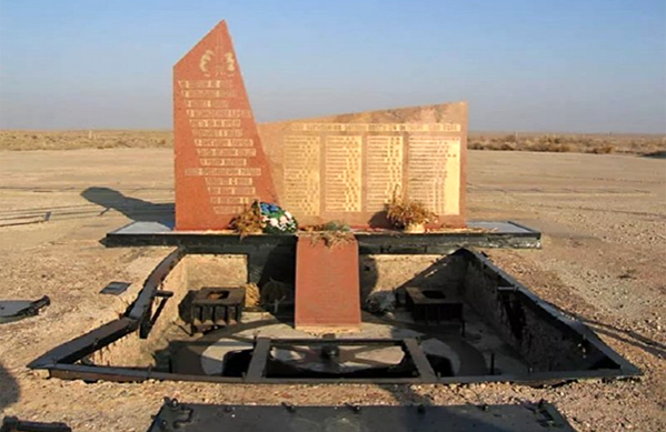 Космодром Байконур. 41-я площадка. Мемориал в память о жертвах взрыва межконтинентальной баллистической ракеты Р-16