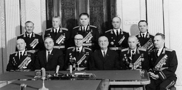 С. К. Тимошенко с группой высших офицеров после награждения в Кремле. Февраль 1968 г.