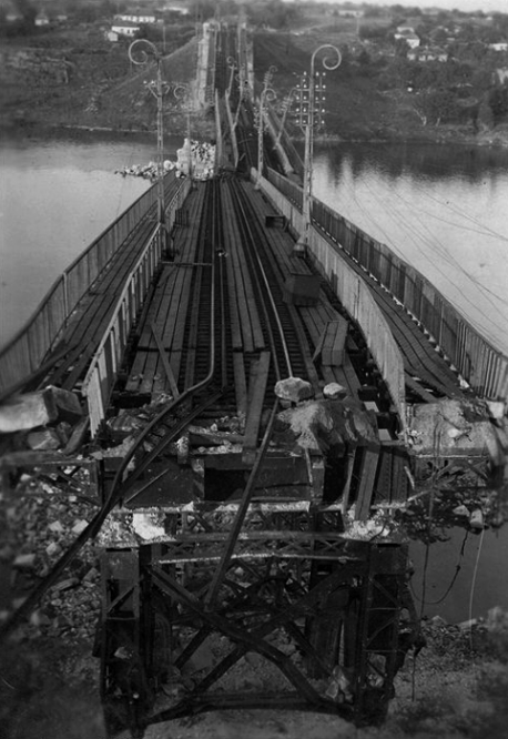 Разрушенный железнодорожный мост через Южный Буг. Украина Николаевская область Первомайск, 1941–1944 гг.
