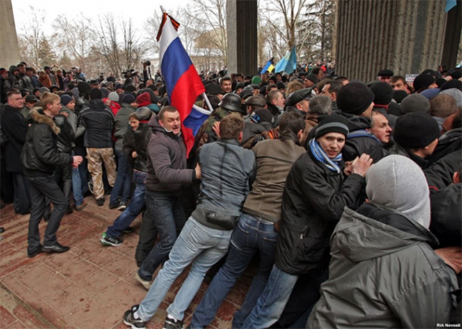 В начале 2014 года прошли массовые протесты русскоязычного населения на юго-востоке Украины и в Крыму