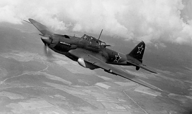 Штурмовик Ил-2 Фронтовая бригада за сборкой самолетов Ил-2. 1944 г.