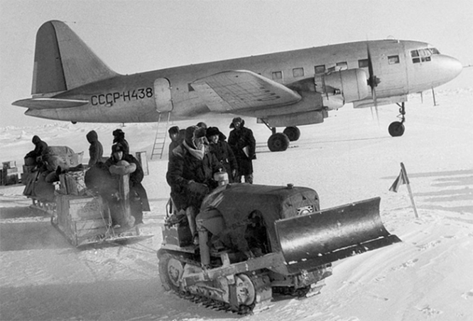 Первый пассажирский самолет Ильюшина Ил-12