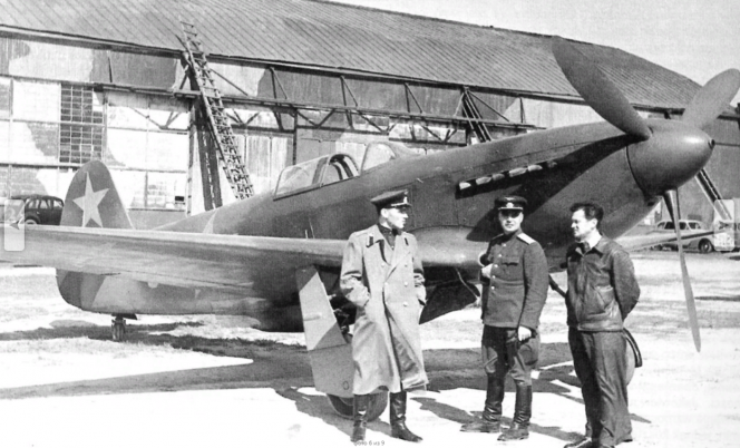 А. С. Яковлев около истребителя Як-3. 1944 г.
