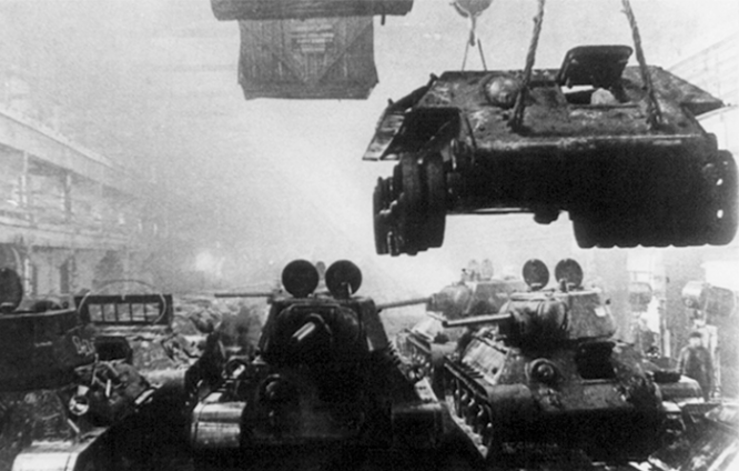 Сборка танков Т-34-76 в Нижнем Тагиле. 1943 г.