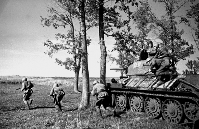Т-34-76 152-го гвардейского танкового батальона 21-й гвардейской танковой бригады перед боями на Курской дуге