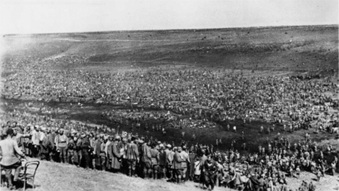 Советские военнопленные в лагере, август 1942 г.
