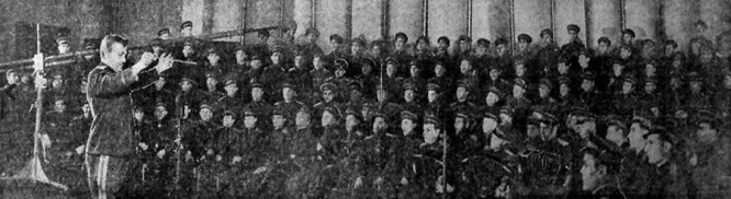 Краснознаменный ансамбль красноармейской песни и пляски Союза ССР впервые исполняет в ночь на 1 января 1944 года Государственный гимн Союза ССР