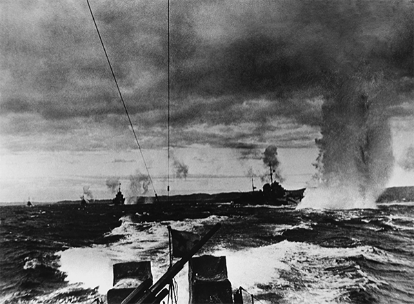 Советские корабли, сопровождающие транспорты союзников в Баренцевом море