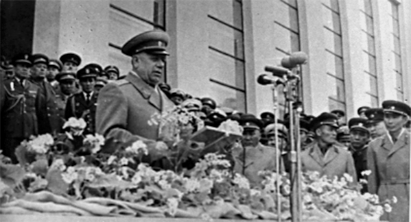 Торжественное открытие нового здания музея Вооруженных Сил. Выступает генерал армии А.А. Епишев. 8 мая, 1965 г.