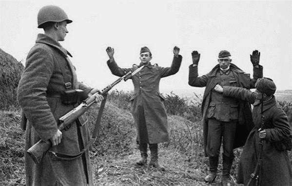 Немецкие военнопленные на подступах к Туле. Октябрь 1941 г.