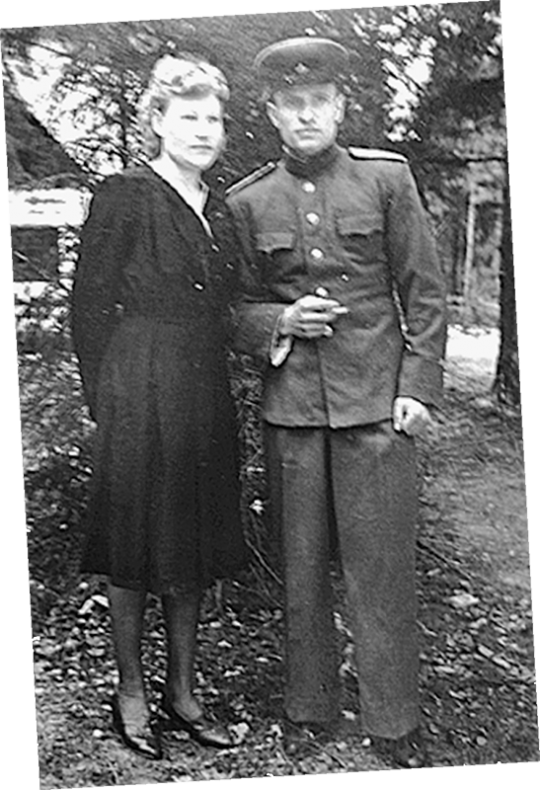 Весна 1945 года. С супругой в санатории в Прибалтике
