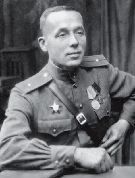 В первый день войны Василий Докукин был мобилизован и отправлен на фронт.