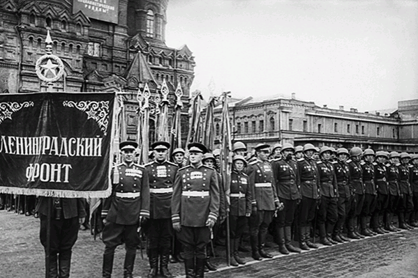 Сводный полк Ленинградского фронта на Параде Победы
