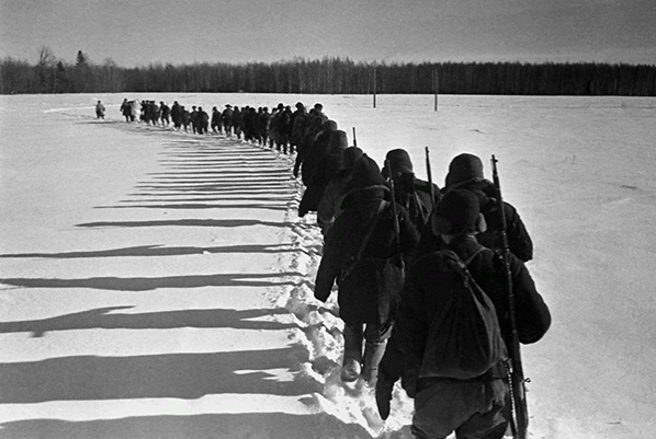 Из 300 бойцов только 30 удалось выбраться из снежного плена