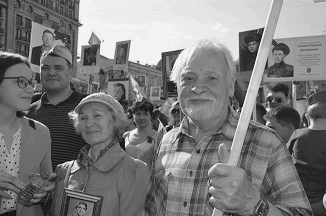 Каждый год 9 Мая в рядах Бессмертного полка мы проносим портрет прадеда по Красной площади