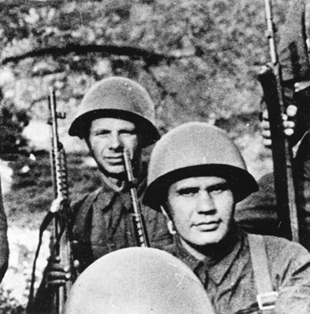 Виктор Леонов в годы войны