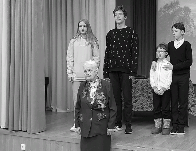 Валентина Петровна Поклонская в московской школе №763 на праздничном мероприятии, посвященном Дню Победы, 7 мая 2024 года