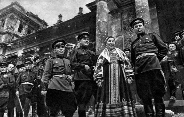 Лидия Русланова. Берлин, весна 1945 года
